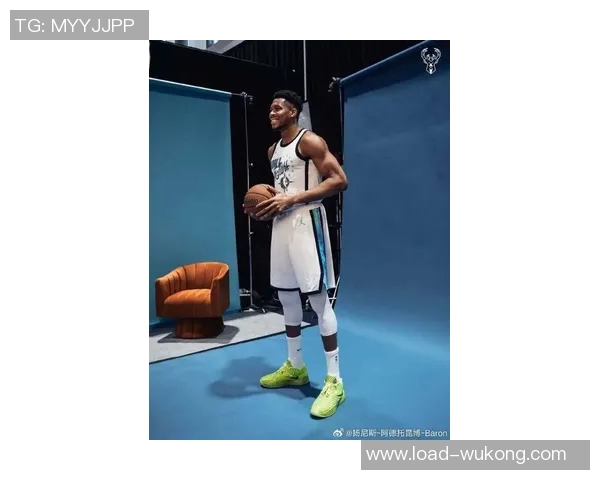 字母哥新赛季定妆照展现强大肌肉压迫感迎接生涯第13个赛季的挑战